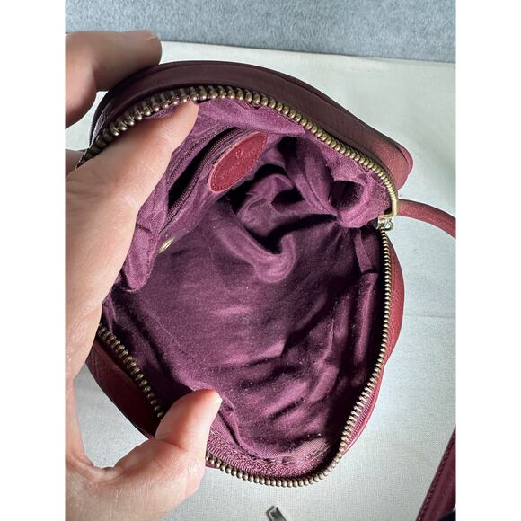 Vintage Etienne Aigner burgundy Crossbody Leather Camera Bag Style Purse Brass - Picture 9 of 10